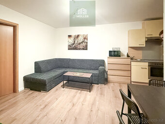 Apartmán 2+kk s terasou a parkovacím místem – komfortní ubyt - 2