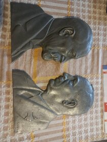Litinové nástěnné bysty - 2