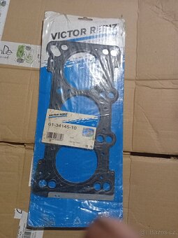 Těsně pod hlavu 2.5 V6 Victor Reinz - 2