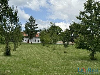 Prodej rodinného domu na pozemku 10 057 m2 Vysoký Újezd - Be - 2