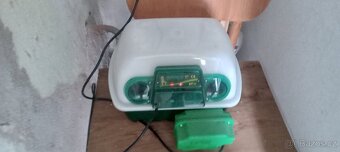 Prodám automsticku líheň - 2