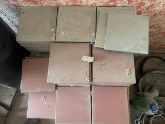 Dlažba 20x20x0,7cm - 2