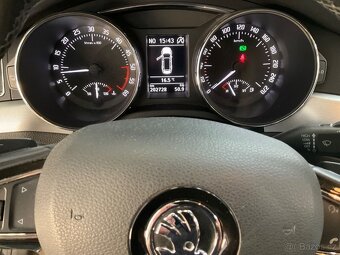 Škoda Superb FL 2.0 Tdi 125 KW DSG 9/2014 202tkm EXCLUSIVE - 2