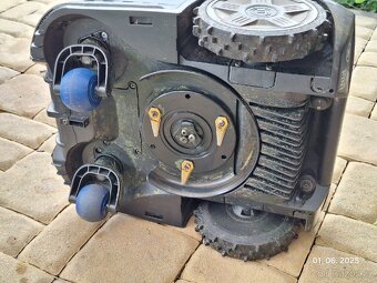 Robotická sekačka Bosch S500 + navíc příslušenství - 2