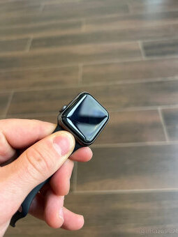 Apple Watch SE 40mm - 2