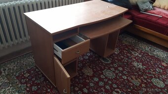 PC stolek na sestavu - 2