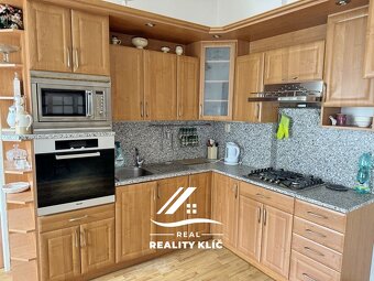 Pronájem prostorného bytu, s balkonem a krbem- 2+1, 102 m2 - 2