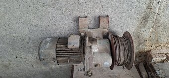 Elektromotor s prevodovkou, buben s lanem - 2