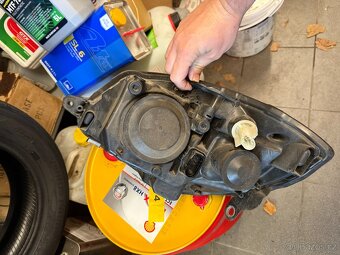 pravý světlomet Škoda Roomster, Fabia II - 2