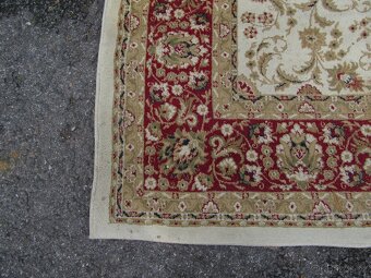 Nabízím zajimavy perský koberec. Materiál PP. Původní stav. - 2