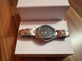 DÁMSKÉ HODINKY Q&Q C229-803Y - 2