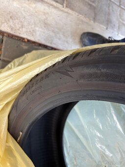 4x zimní pneu,R19 235/40 jeté sezonu, DOT 0123, vzorek 7-8mm - 2