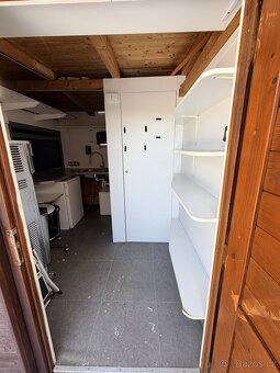 Zmrzlinový stánek s místem - 2