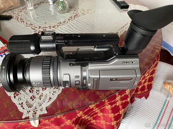 Sony VX 2100 - 2