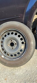 Prodám sadu plechových disků se letní pneu - 2