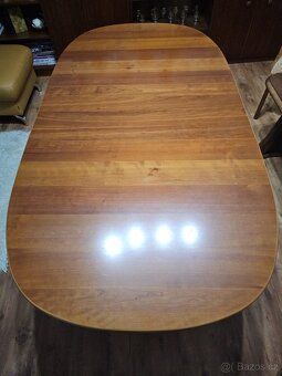 Kuchyňský stůl s židlemi - 2