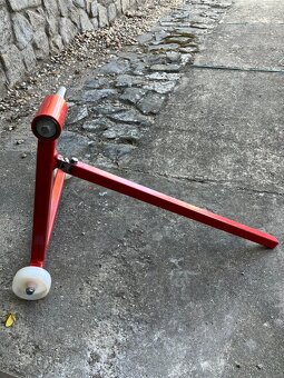 ZADNÍ STOJAN LETMO - 2