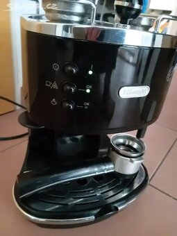 černý pákový kávovar De'Longhi Icona - 2
