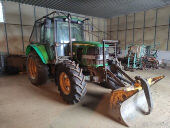 John Deere 6120 lesní traktor UKT - 2