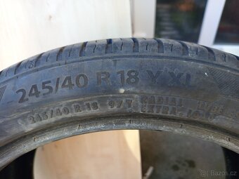 245/40/18 - 2
