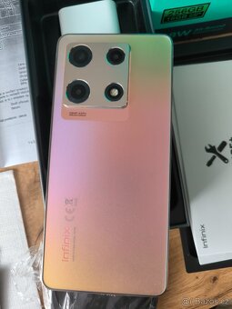 Infinix NOTE 30 Pro 8/256 zlatý kompletní balení v záruce - 2