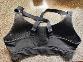 Under Armour- Podprsenka-velikost S - 2