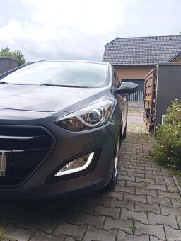 Hyundai i30 1,6i 88 kW kombi - 2