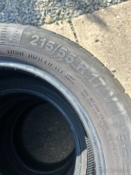 Pneu Continental 215/55/17 - 2