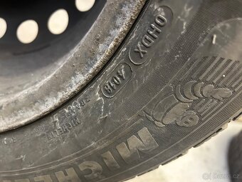 Zimní pneu Michelin + plechové disky R15 - 2