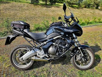 Zachovalý Kawasaki Versys KLE 650 s doplňky, STK 2027 - 2