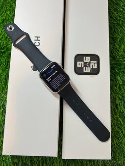 Apple watch SE 2.generace - 40mm - 2