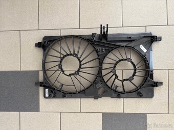 Držák ventilátorů Renault Master III - 2