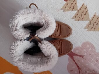 Dívčí zimní kotníkové boty zn. GEOX vel. 39 - 2