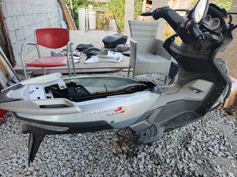 Malaguti Madison 3--- 250 dily - 2