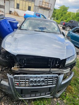 Audi s5 4.2 na náhradné diely - 2