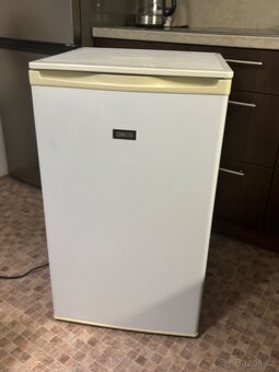 Malá lednička s mrazákem Zanussi - 2