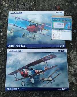 Modely lodi a letadel - 2