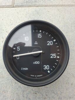 Nový otáčkoměr Tatra Liaz - 2