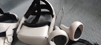2x VR Oculus Quest 2 + příslušenství - 2