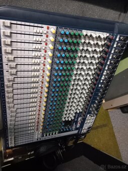 Prodám mix pult Soundcraft Signature22 + case - 2