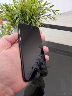 Iphone 8 64gb top stav - 2