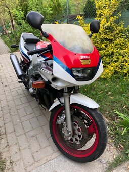 Yamaha FZR 600 - 2