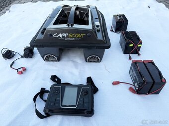 Zavážecí lodička s GPS a echolotem CarpScout - Mivardi - 2
