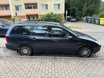 Ford Focus kombi mk1 Ghia 74kw Zetec 1.6 rv.2001 - 2