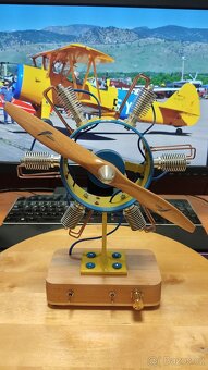 DIY stolní větrák - styl 1942 Boeing B75N1 (Stearman Model 7 - 2