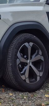 Prodam 4ks letni pneu 215/60/18  continental ecocontact - 2