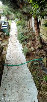 Bílý travní koberec na cestičky - sportovní umělá tráva - 2