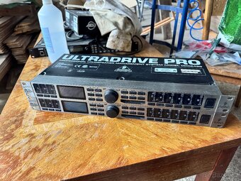 Procesor Behringer UltraDrive pro DCX2494 - 2