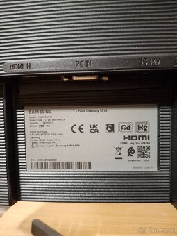 LCD Monitory Samsung - 2