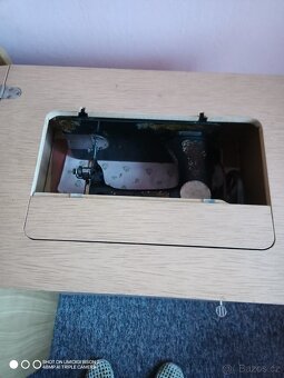 Prodám starý šicí stroj - 2